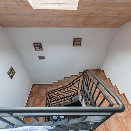Apartmany Modra Vrata Stribrec